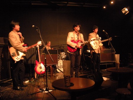 ライブハウス「サニーサイド」にて